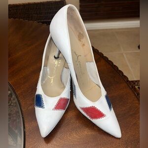 1960s Vintage Accent Delicados White Red Blue Leather High Heel Pumps Shoes